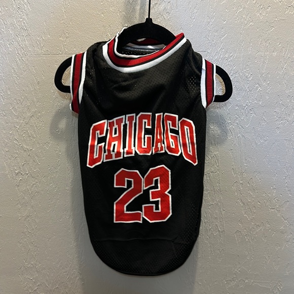 Bulls dog jersey! - Picture 1 of 1